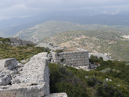 Die alte Stadtmauer von Pythagorion auf der griechischen Insel Samos