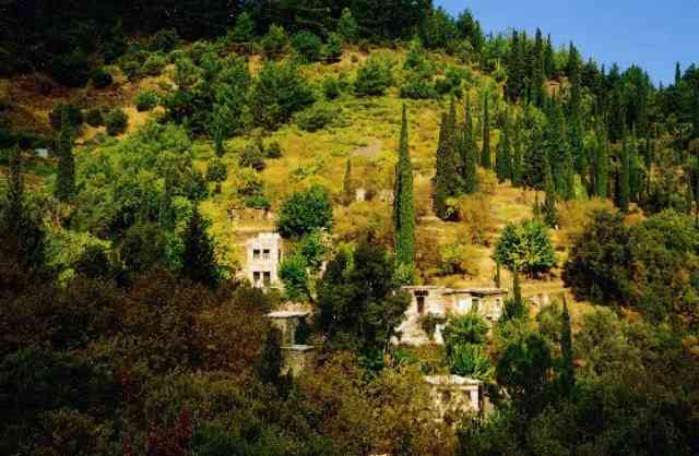 Die gut versteckte Apartmentanlage Valeondades Houses im Dorf Valeondades auf der griechischen Insel Samos